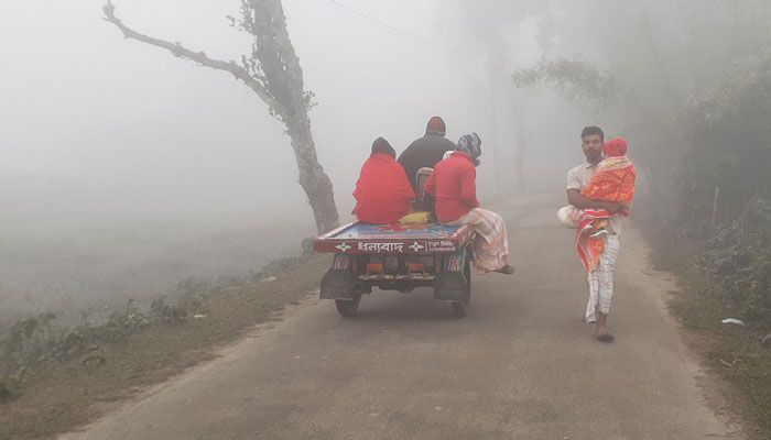 পঞ্চগড়ে বইছে মৃদু শৈত্যপ্রবাহ, তাপমাত্রা নামল ৯.৩ ডিগ্রিতে