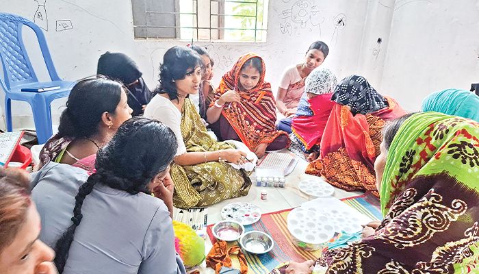 শুধু পোশাকের সাফল্য নয় নারীর পুনর্জন্মের সাক্ষ্য