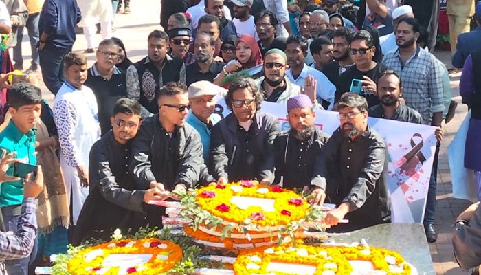 শহীদ বুদ্ধিজীবী স্মৃতিসৌধে ট্রাব’র শ্রদ্ধা