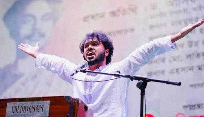 ছোট্ট টিনের ঘরে বেড়ে ওঠা মহান বিপ্লবী