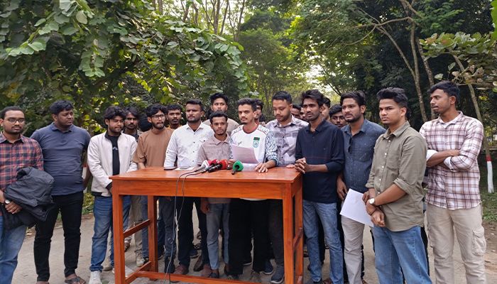 ব্রাকসু নির্বাচন নিয়ে উত্তপ্ত ক্যাম্পাস, পাল্টাপাল্টি সংবাদ সম্মেলন