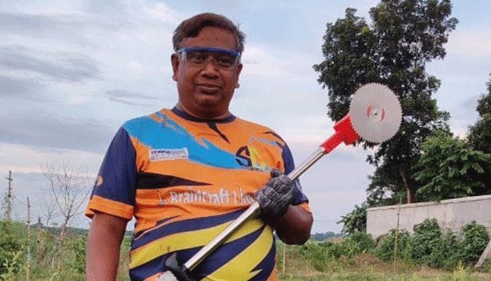 মাটির ভাষা বদলে দিলেন শিক্ষক