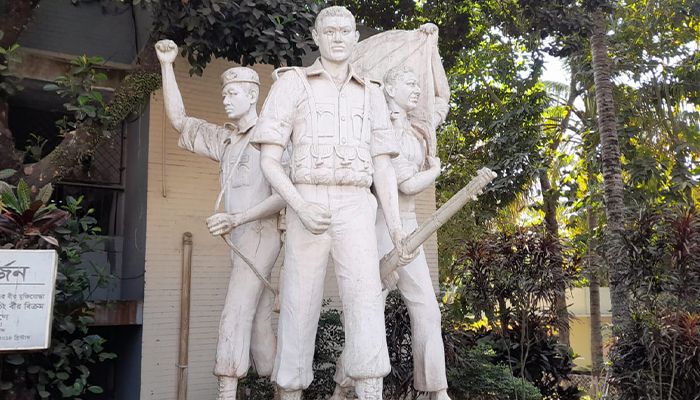 বিজয়ের একদিন আগে মুক্ত হয় বান্দরবান
