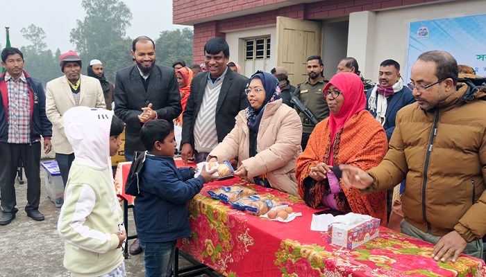 বিরামপুরে ১১৬ সরকারি প্রাথমিক বিদ্যালয়ে ফিডিং কর্মসূচি চালু