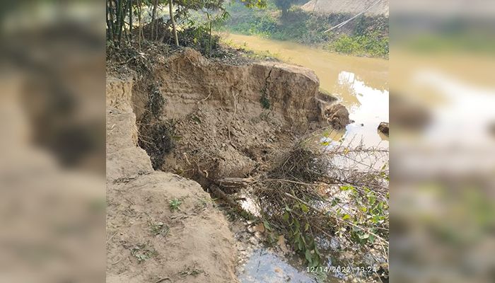 থামছে না অবৈধভাবে বালু উত্তোলন