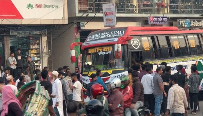 চৌদ্দগ্রামে বাসচাপায় বৃদ্ধ নিহত