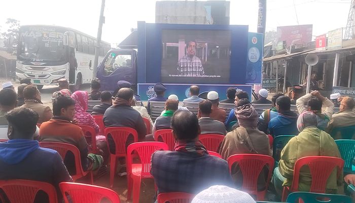দেবহাটায় ভোটের গাড়ি