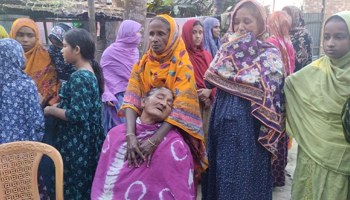 পরিবারের সীমাহীন বেদনা