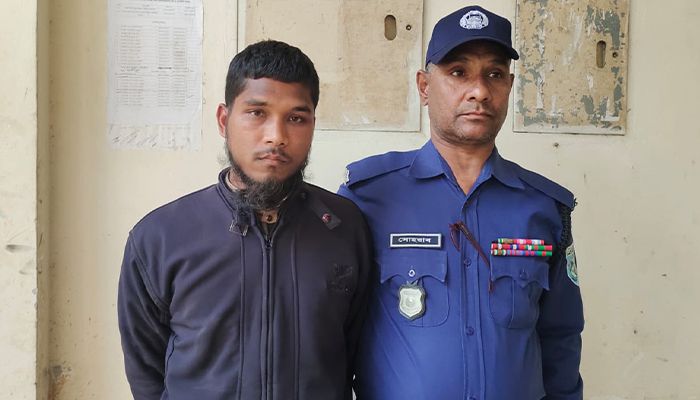 ছাত্রী ধর্ষণচেষ্টার অভিযোগে মাদ্রাসা শিক্ষক আটক