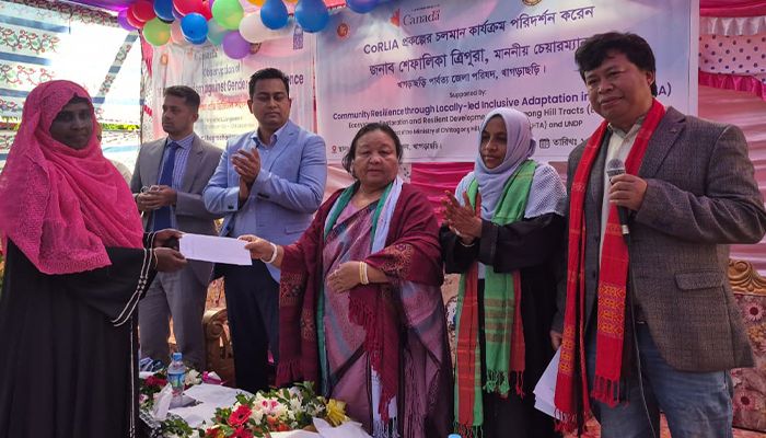 ৭৫ ঝুঁকিপূর্ণ নারীকে আর্থিক অনুদান প্রদান