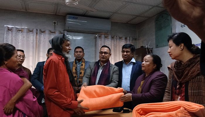শীতার্ত রোগীদের মাঝে খাগড়াছড়িতে দুই শতাধিক কম্বল বিতরণ