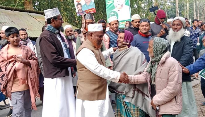 জবাবদিহিতার অঙ্গীকার : গণসংযোগে জামায়াত প্রার্থী আবুল কালাম আজাদ