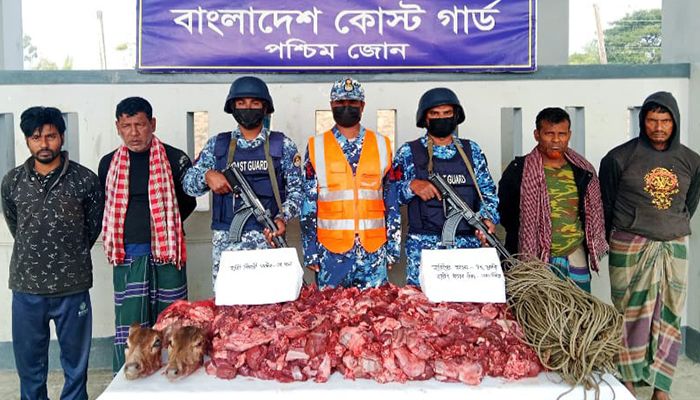 সুন্দরবনে জিম্মি ৪ জেলে উদ্ধার, হরিণ শিকারি আটক 