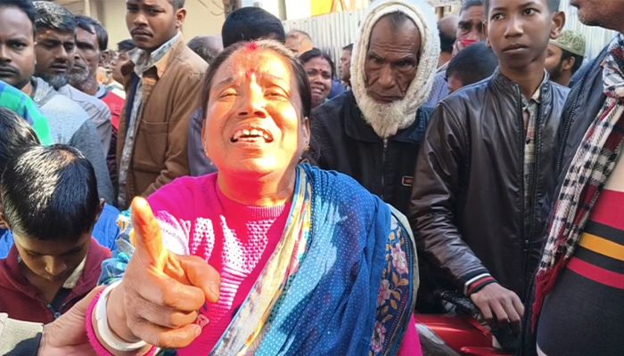 গভীর রাতে খায়ের কোম্পানির অফিসের  নাইট গার্ডকে হত্যা