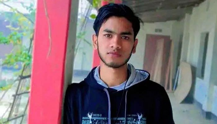 মেডিকেলে সুযোগ না পেয়ে বৈদ্যুতিক  খুঁটিতে শিক্ষার্থীর আত্মহত্যা