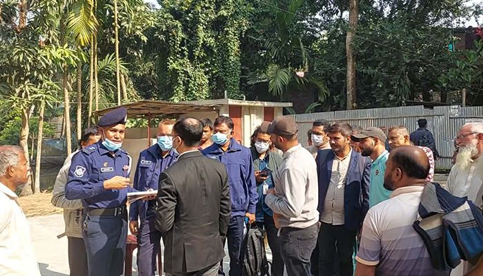 দুই মাস পর কবর থেকে প্রবাসীর লাশ উত্তোলন