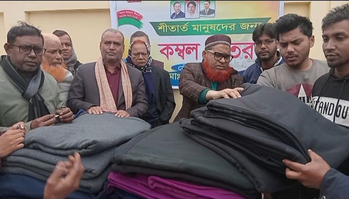 হাসপাতালে ভর্তি রোগীরা পেলেন শীতের পোশাক