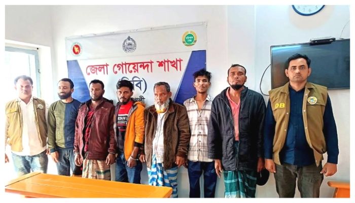 পটুয়াখালীতে ছিনতাই হওয়া চারটি অটো  উদ্ধার, গ্রেপ্তার ৭