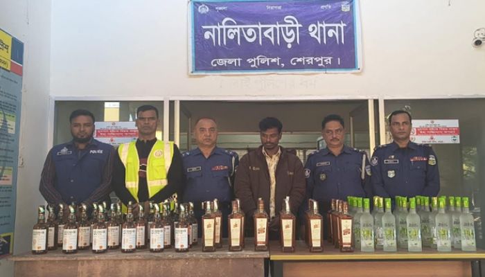 শেরপুরে বিদেশি মদসহ আটক ১