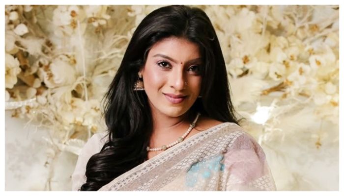 বিজয় দিবসের নাটকে মৌ