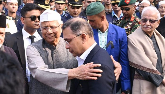 তারেক রহমানকে প্রধান উপদেষ্টার সান্ত্বনা 
