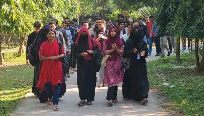 পবিপ্রবিতে এএনএসভিএম শিক্ষার্থীদের বিক্ষোভ