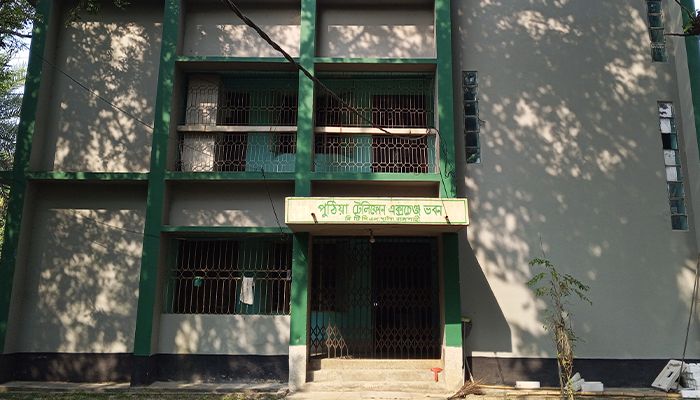‎১০ লাখ আয় করতে, সরকারের ক্ষতি হয় ১ কোটি ২০ লাখ!