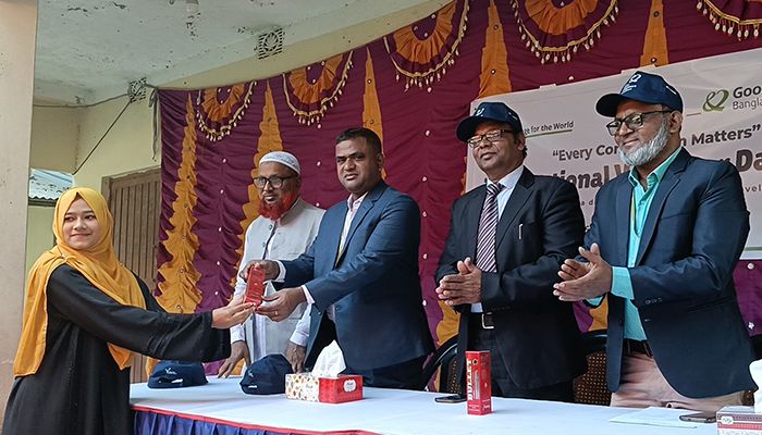 রায়গঞ্জে বর্ণাঢ্য আয়োজনে আন্তর্জাতিক স্বেচ্ছাসেবক দিবস উদযাপন