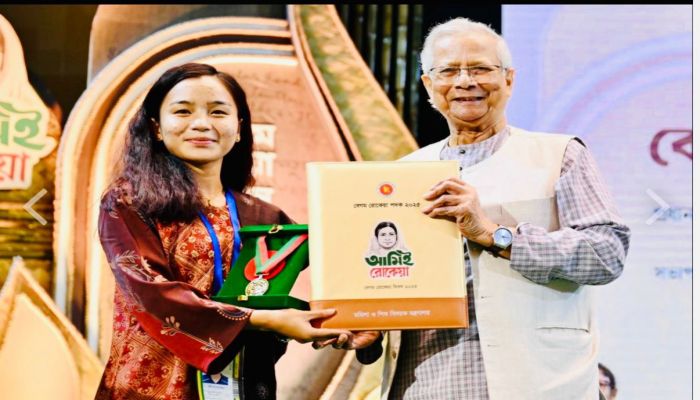 বেগম রোকেয়া পদক পেলেন ঋতুপর্ণা