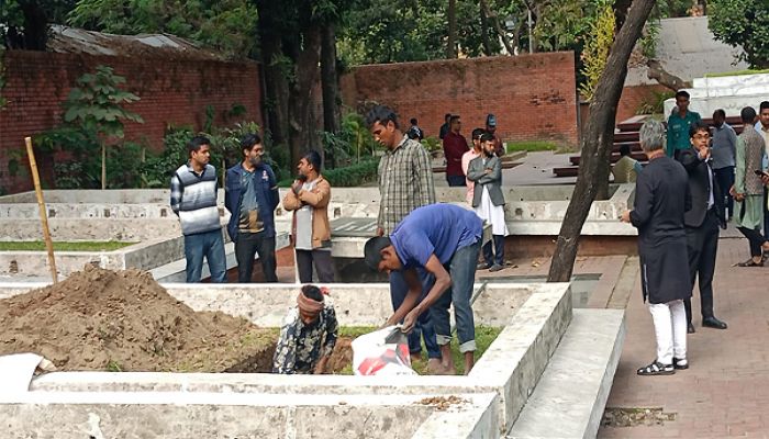 নজরুল সমাধির পাশে দাফন করা হবে হাদিকে, চলছে কবর খনন 