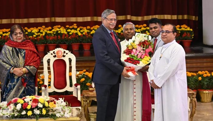 বঙ্গভবনে বড়দিনের শুভেচ্ছা বিনিময় করলেন রাষ্ট্রপতি