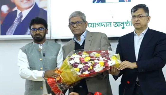 গণঅধিকার পরিষদ ছেড়ে বিএনপিতে রাশেদ খাঁন
