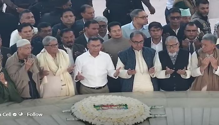 ১৯ বছর পর বাবার কবর জিয়ারত তারেক রহমানের 
