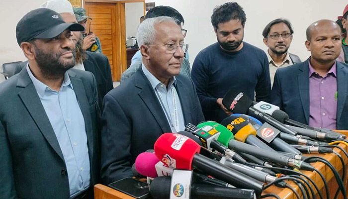 কমিশন সিদ্ধান্ত দিলে ভোট দিতে পারবেন তারেক রহমান : ইসি সচিব