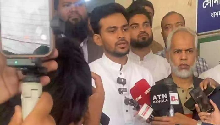 মনোনয়ন ফরম সংগ্রহ করলেন আসিফ মাহমুদ