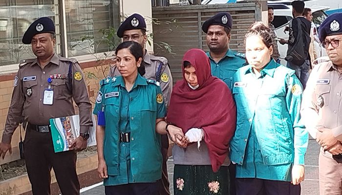 দুই হাজার টাকা চুরিকে কেন্দ্র করে মা-মেয়েকে হত্যা : পুলিশ