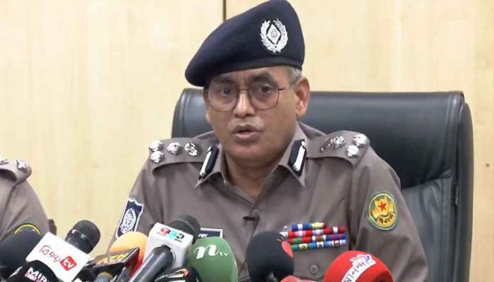 হাদির ওপর হামলাকারী মূল আসামি দেশেই আছে: ডিএমপি