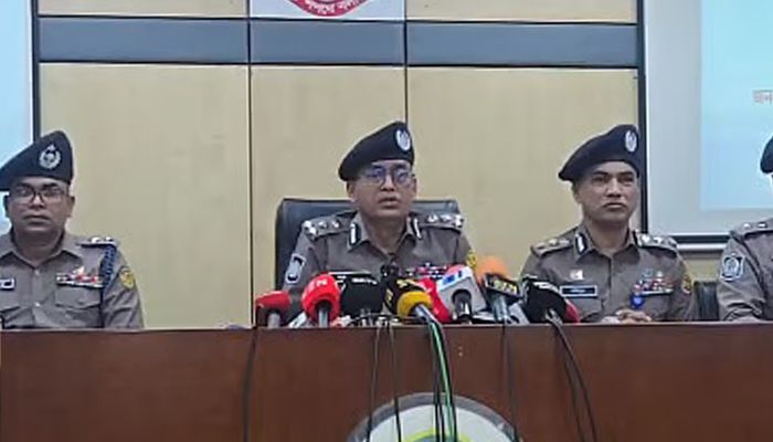 প্রথম আলো-ডেইলি স্টারে হামলার ঘটনায় গ্রেপ্তার ১৭: ডিএমপি