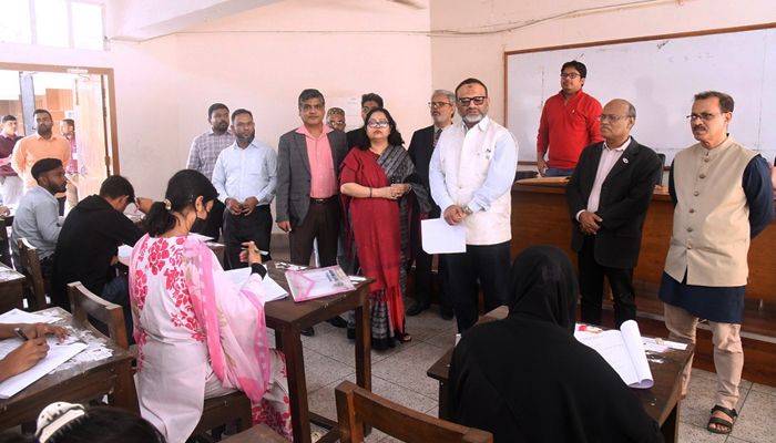 ঢাবির ব্যবসায় শিক্ষা ইউনিটের ভর্তি পরীক্ষা অনুষ্ঠিত