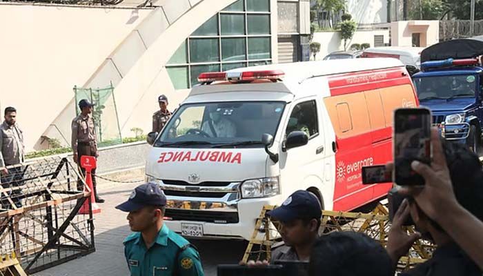 ওসমান হাদিকে বিমানবন্দরে নেওয়া হয়েছে