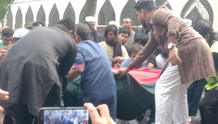 জাতীয় কবির পাশে সমাহিত হলেন ওসমান হাদি