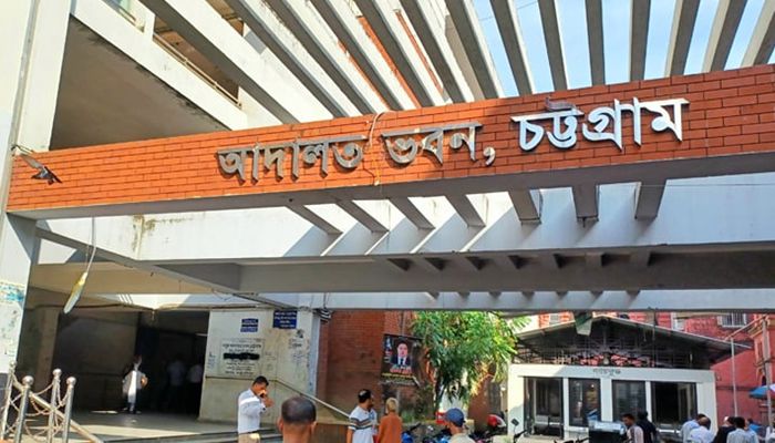আদালতের বারান্দায় ঢলে পড়ে কনস্টেবলের মৃত্যু