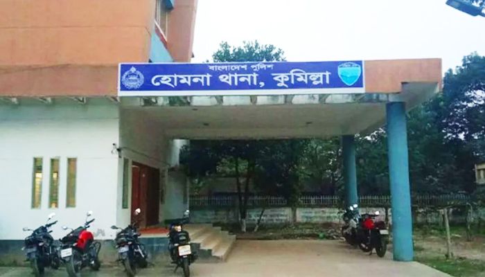 হোমনায় অটোরিকশা চালককে গলাকেটে হত্যা
