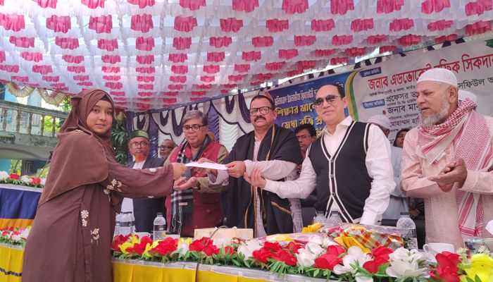 বাঞ্ছারামপুরে শিক্ষার মানোন্নয়ন ও মেধাবৃত্তি প্রদান অনুষ্ঠান