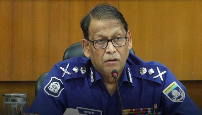 আইজিপিকে ২৪ ঘণ্টার মধ্যে সরিয়ে দিতে লিগ্যাল নোটিশ