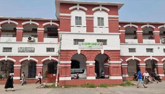 আদালত ফটকে প্রকাশ্যে জোড়া খুন: ২৪ ঘণ্টায় মামলা নেই, খুনি শনাক্ত 
