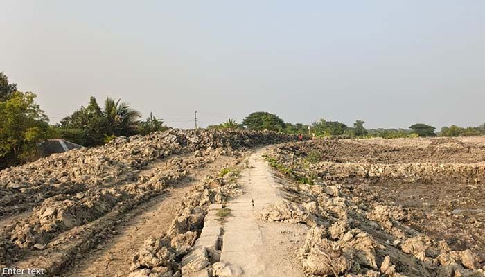 উন্নয়ন শুধু পোস্টারে, রয়ে গেছে দুর্ভোগ