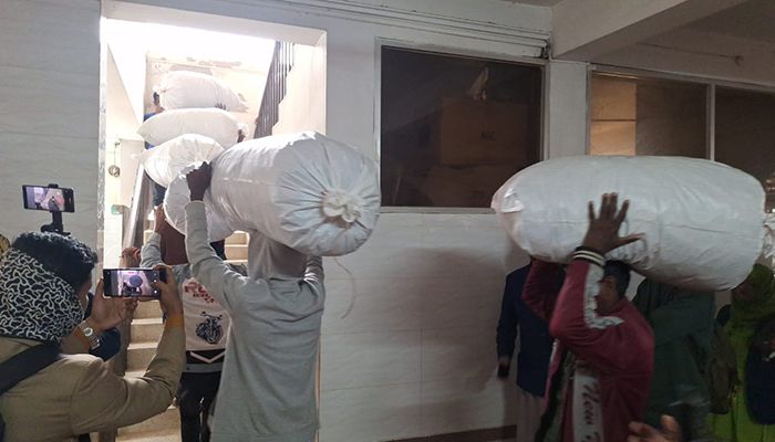 পাগলা মসজিদের দানবাক্সে মিলল রেকর্ড ৩৫ বস্তা টাকা
