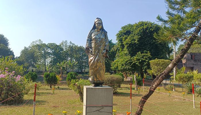 ১৫ বছরেও দেশে এলো না বেগম রোকেয়ার দেহাবশেষ