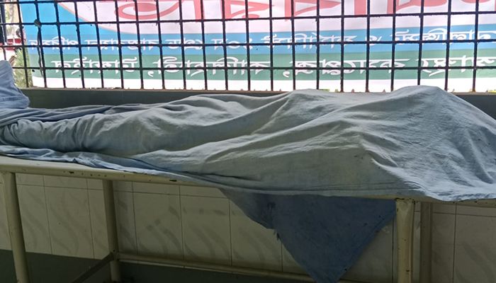 খেজুর রস খেতে গিয়ে প্রাণ গেল কিশোরের